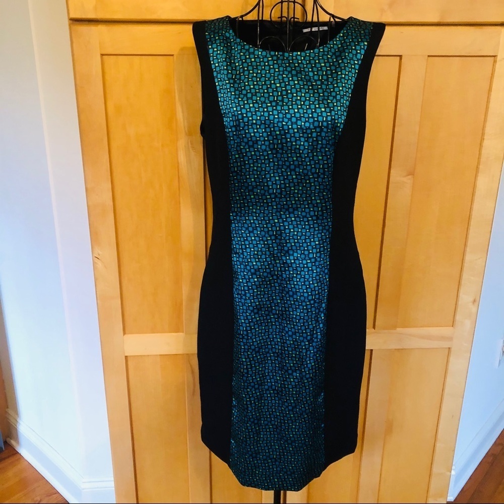 T Tahari Black Sleeveless Green Blue Insert Dress size 8